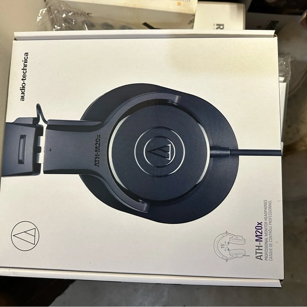 Rode RodeCaster Pro podcast bundle - Picture 3 of 8